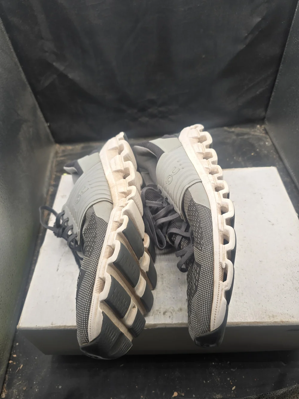 Men's Gray Athletic Lace-Up Sneakers with Supportive Midfoot Strap